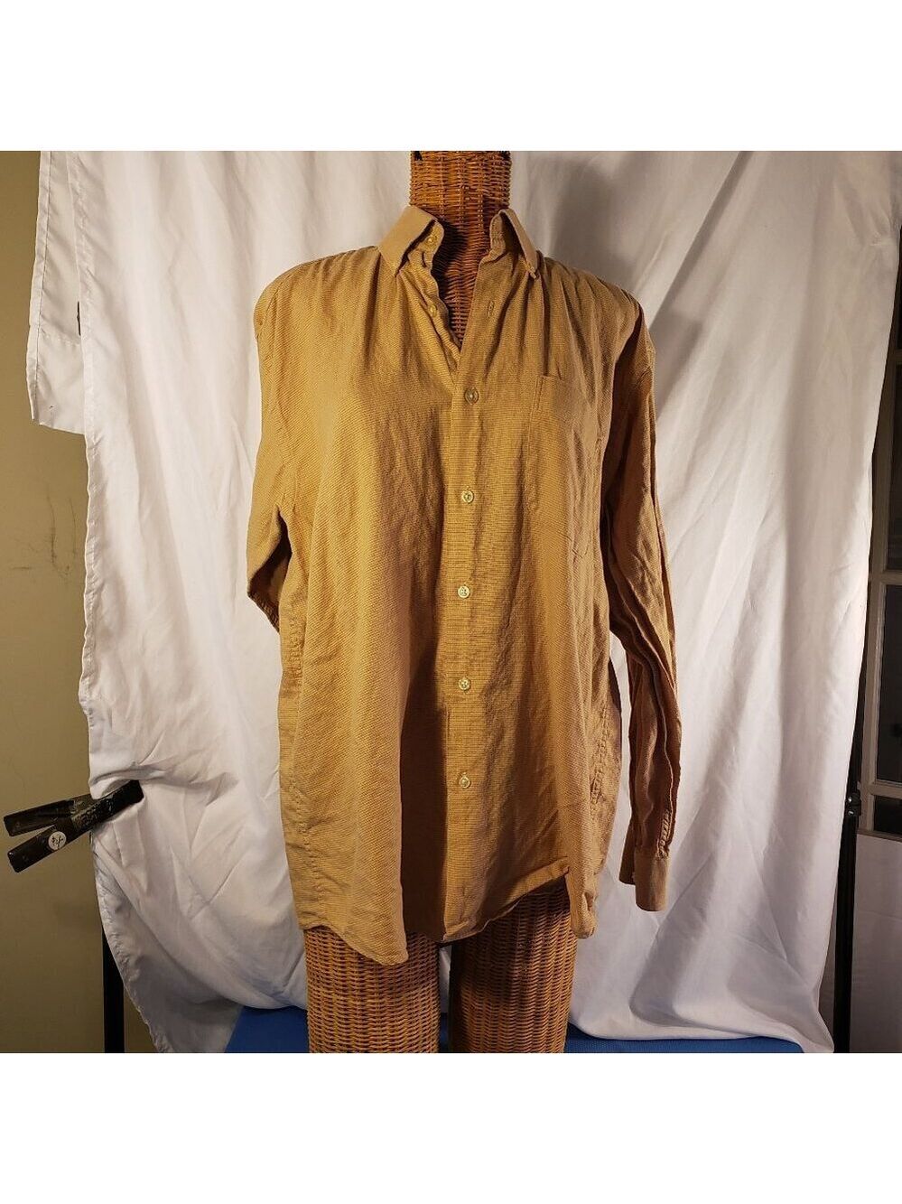 T. Harris London Men's Long Sleeve Dress Shirt Size M 100% Cotton Khaki